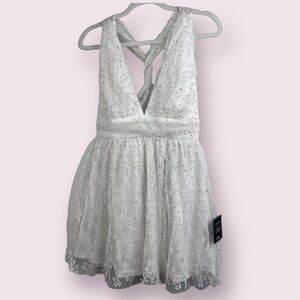 Lulu’s white Mesh Tulle Event Flower Skater dress size Small NWT